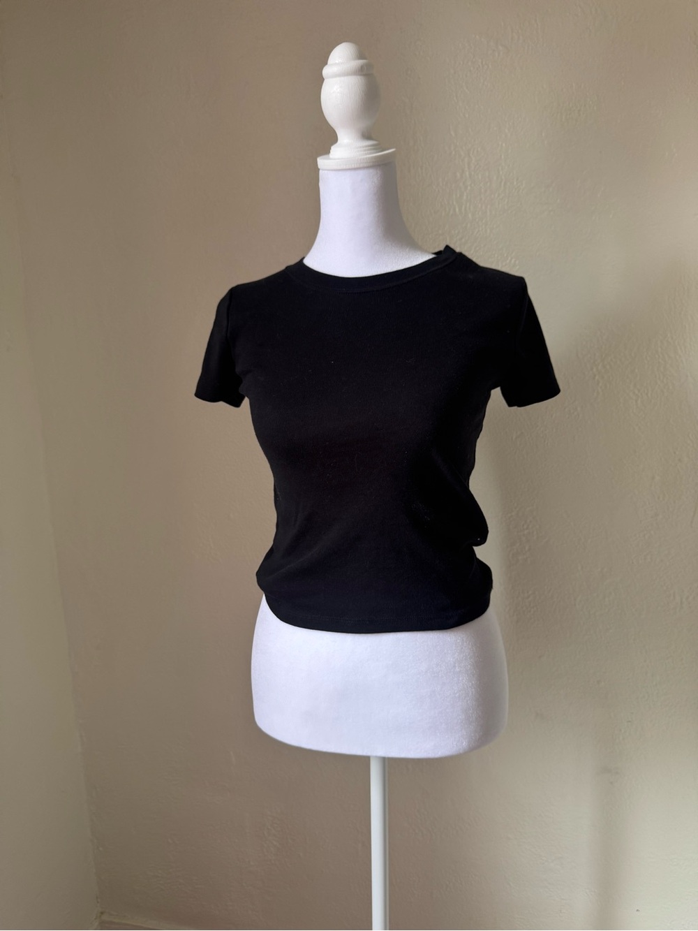 Hollister Black Short-Sleeve Crewneck Tee